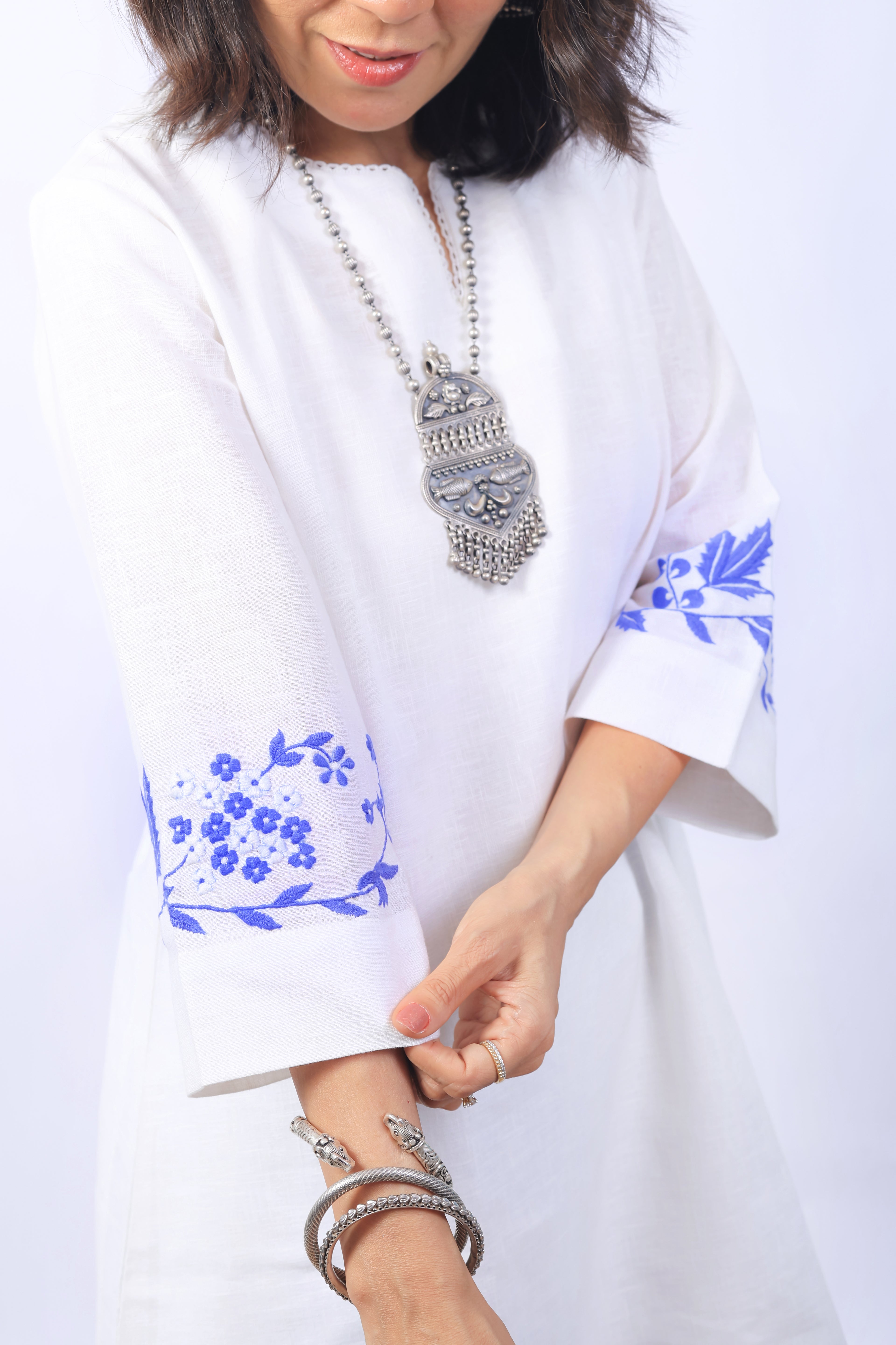 White  embrioded farsi suit