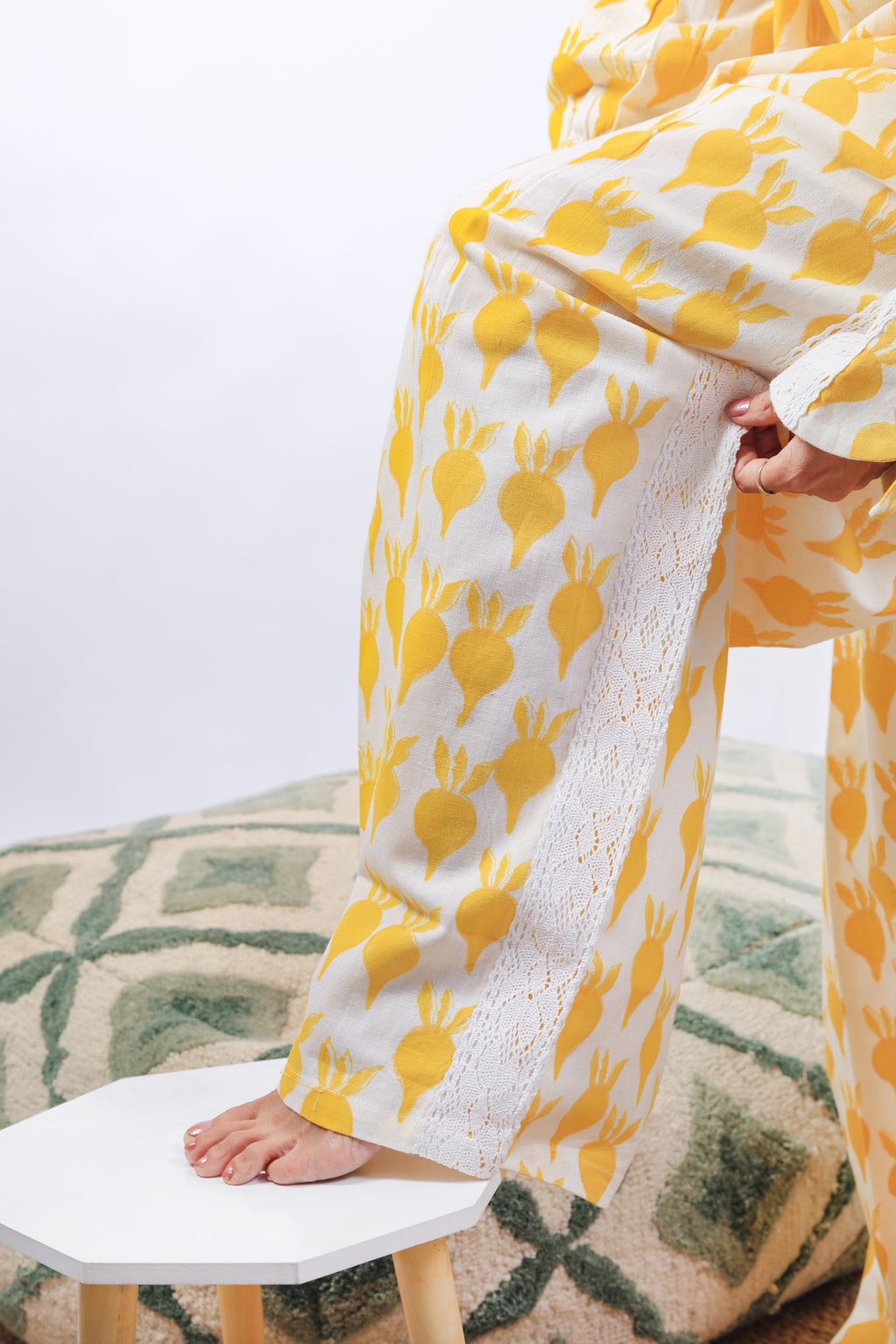 Yellow cord-set